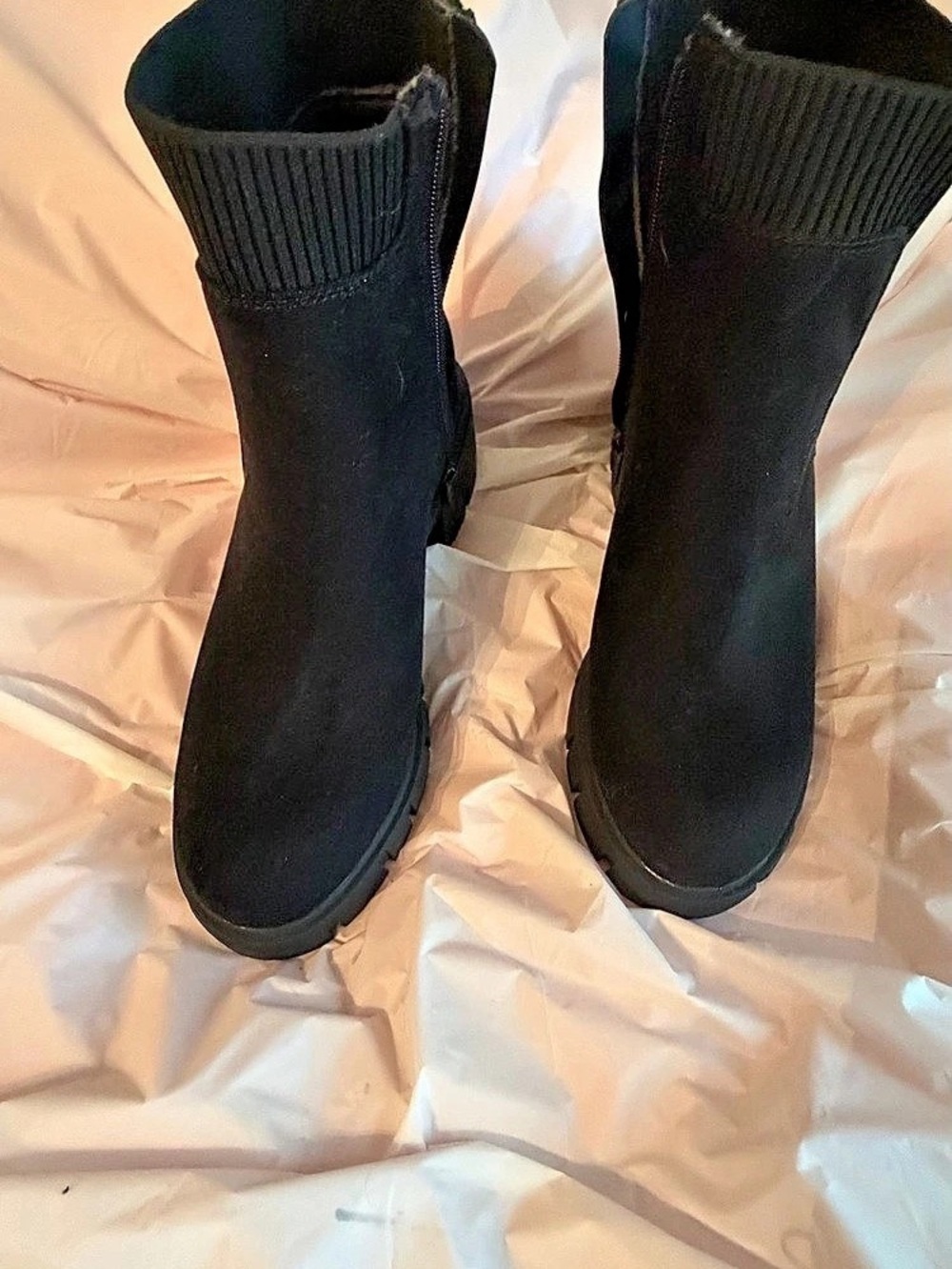 Black Chelsea Ankle Boots Like New look like suede comfy casual